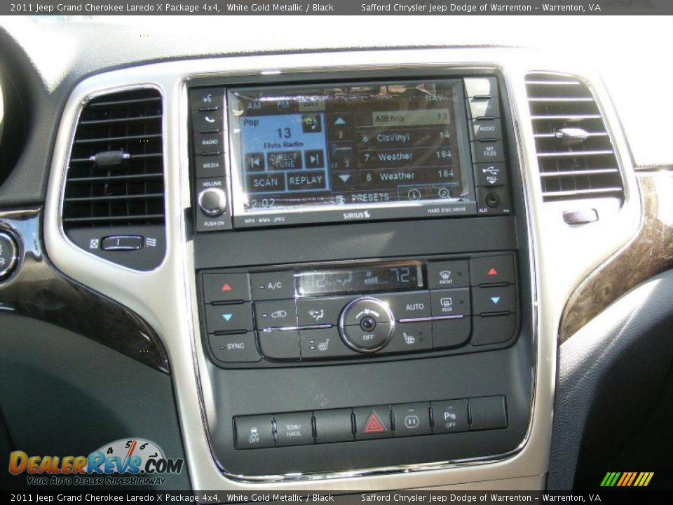 Controls of 2011 Jeep Grand Cherokee Laredo X Package 4x4 Photo #6
