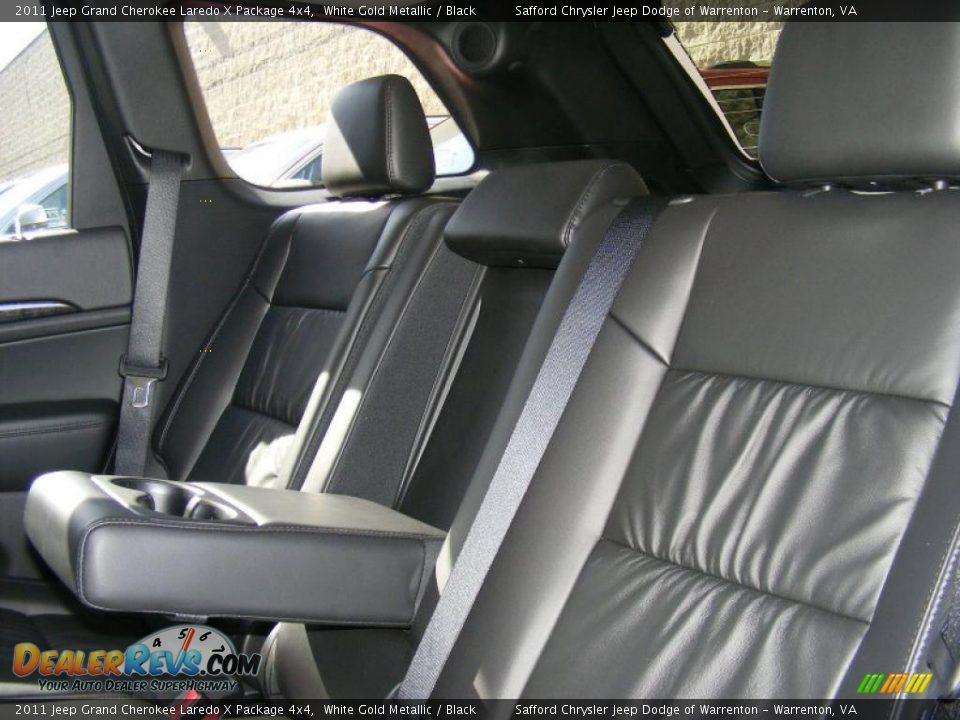 Black Interior - 2011 Jeep Grand Cherokee Laredo X Package 4x4 Photo #9