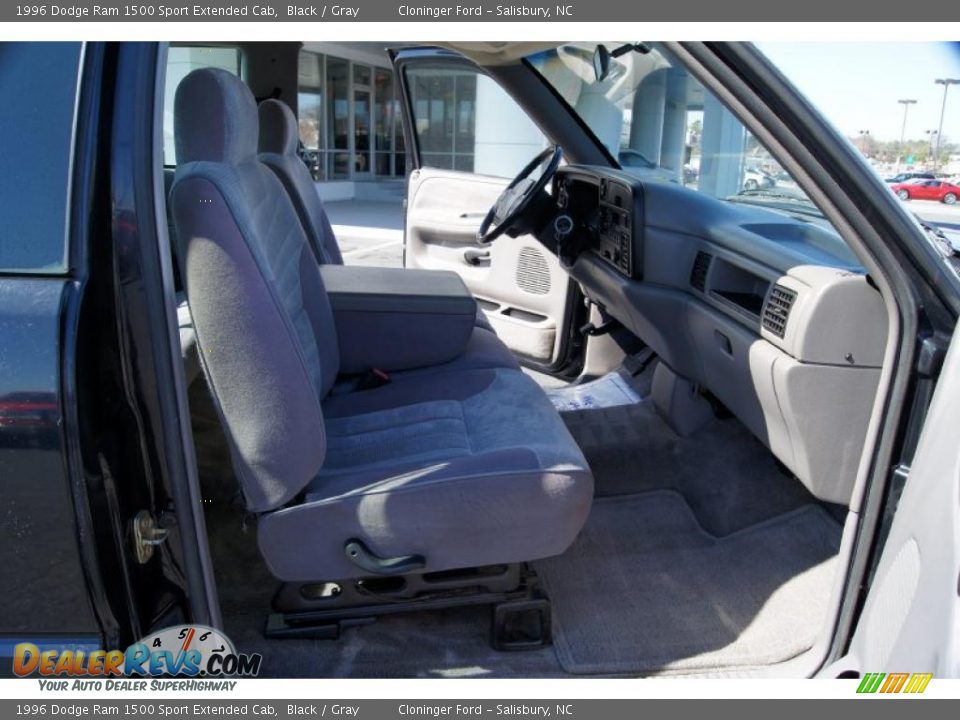 1996 Dodge Ram 1500 Sport Extended Cab Black / Gray Photo #11