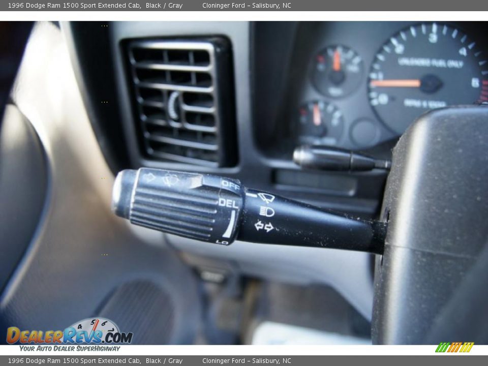 1996 Dodge Ram 1500 Sport Extended Cab Black / Gray Photo #24