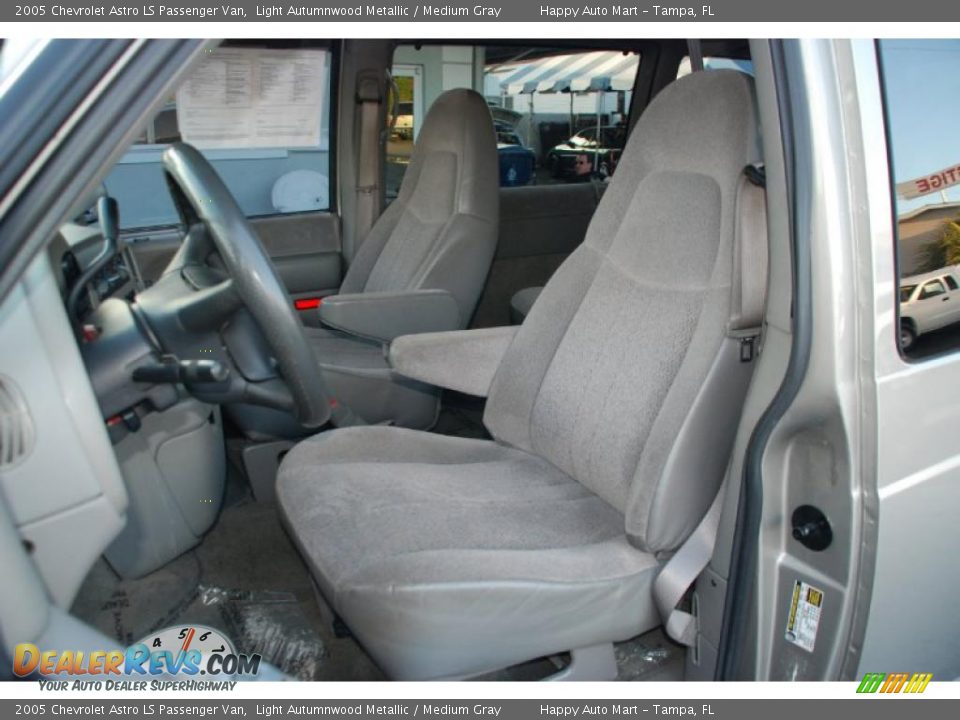 2005 Chevrolet Astro LS Passenger Van Light Autumnwood Metallic / Medium Gray Photo #16
