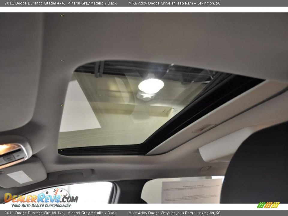 Sunroof of 2011 Dodge Durango Citadel 4x4 Photo #15