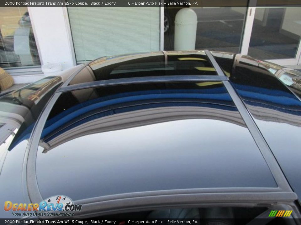 Sunroof of 2000 Pontiac Firebird Trans Am WS-6 Coupe Photo #18
