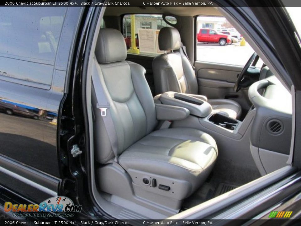 Gray/Dark Charcoal Interior - 2006 Chevrolet Suburban LT 2500 4x4 Photo #11