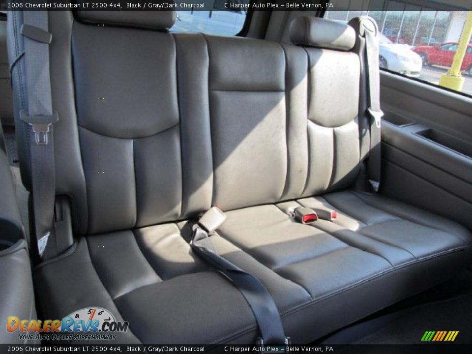 Gray/Dark Charcoal Interior - 2006 Chevrolet Suburban LT 2500 4x4 Photo #20