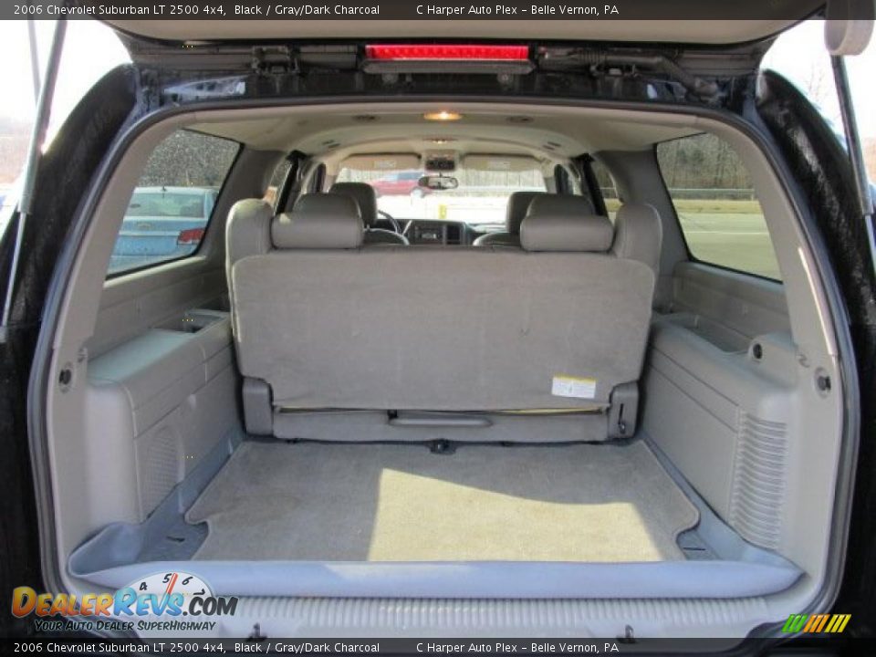 2006 Chevrolet Suburban LT 2500 4x4 Trunk Photo #21