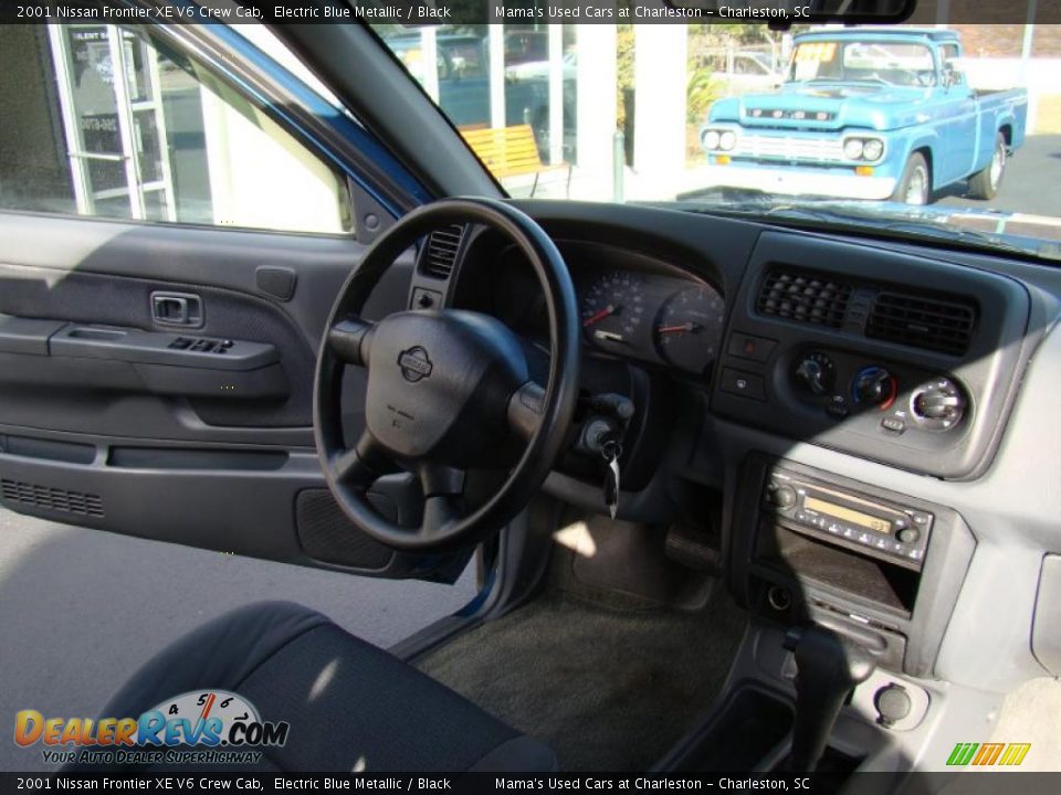 2001 Nissan Frontier XE V6 Crew Cab Electric Blue Metallic / Black Photo #16