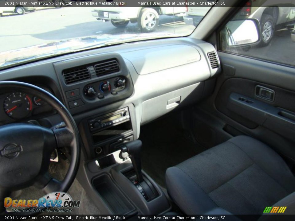 2001 Nissan Frontier XE V6 Crew Cab Electric Blue Metallic / Black Photo #17