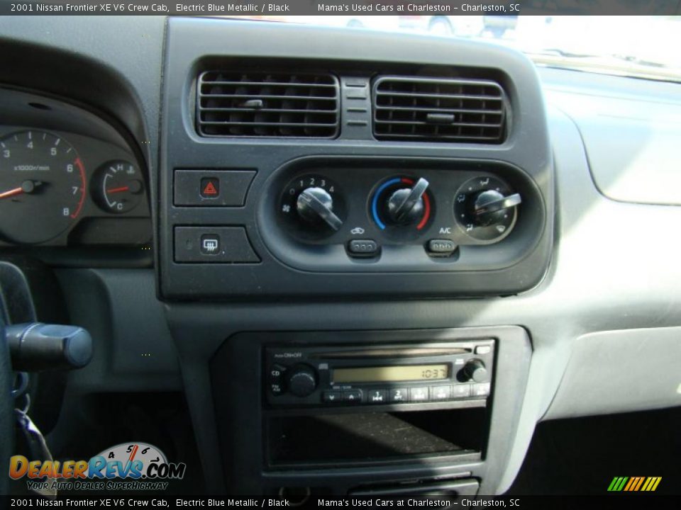 2001 Nissan Frontier XE V6 Crew Cab Electric Blue Metallic / Black Photo #20