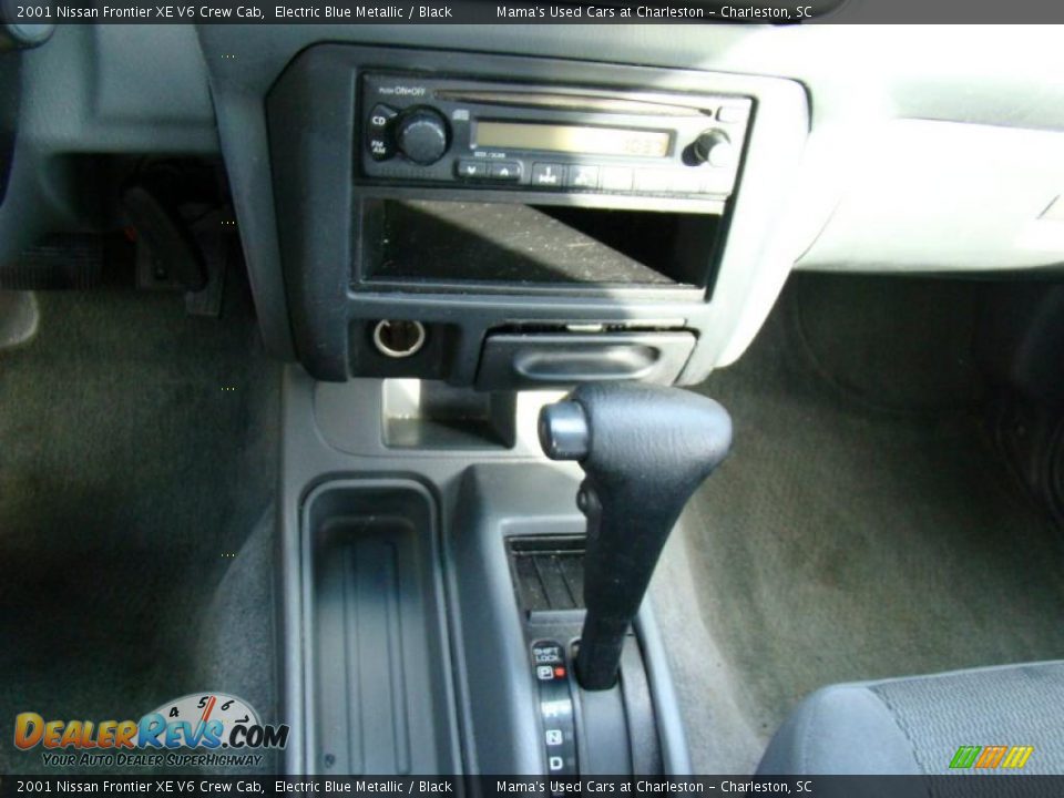 2001 Nissan Frontier XE V6 Crew Cab Shifter Photo #21