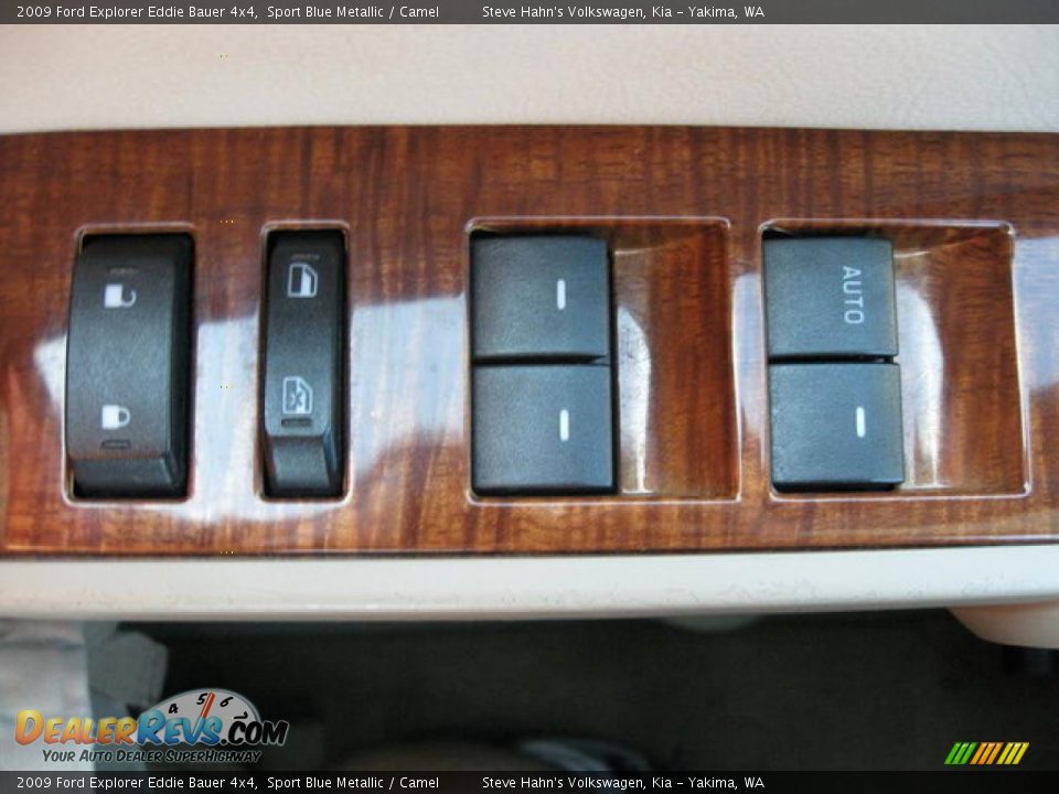 Controls of 2009 Ford Explorer Eddie Bauer 4x4 Photo #33
