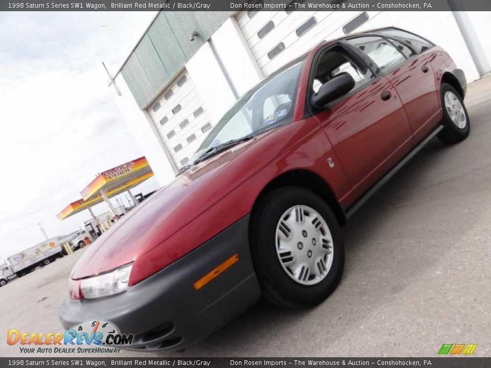 1998 Saturn S Series SW1 Wagon Brilliant Red Metallic / Black/Gray Photo #1