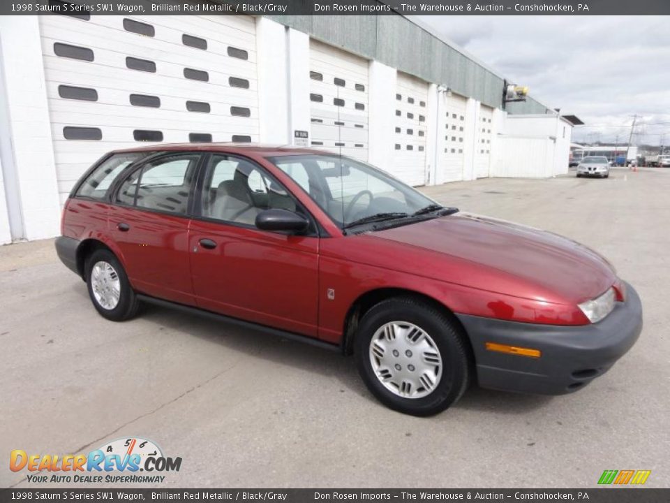 1998 Saturn S Series SW1 Wagon Brilliant Red Metallic / Black/Gray Photo #6