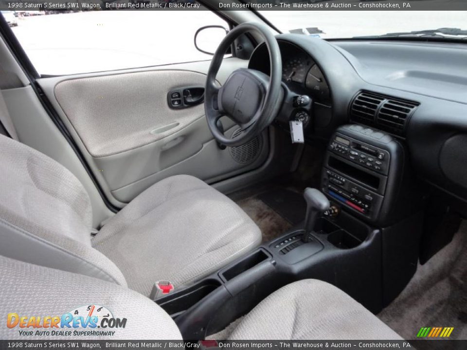 Black/Gray Interior - 1998 Saturn S Series SW1 Wagon Photo #18