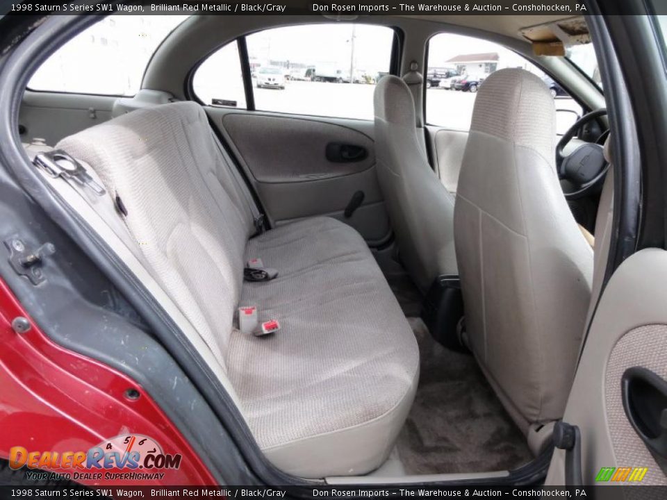 Black/Gray Interior - 1998 Saturn S Series SW1 Wagon Photo #21