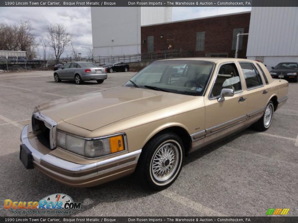 Front 3/4 View of 1990 Lincoln Town Car Cartier Photo #2