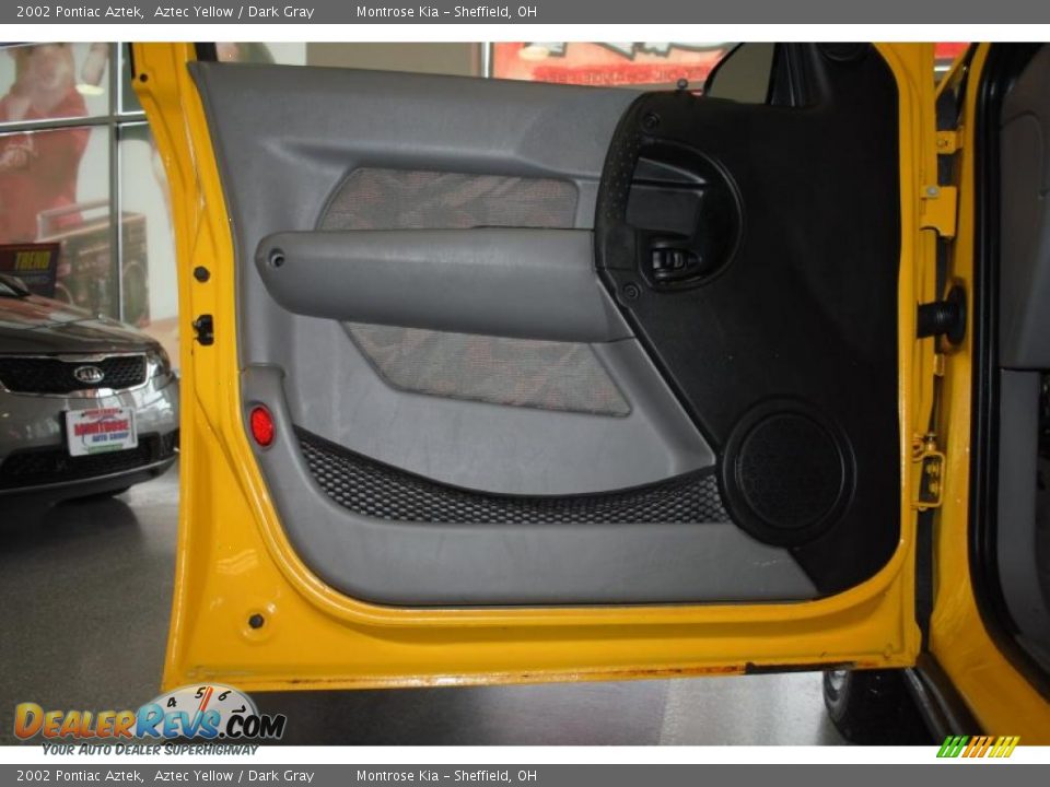 2002 Pontiac Aztek Aztec Yellow / Dark Gray Photo #33