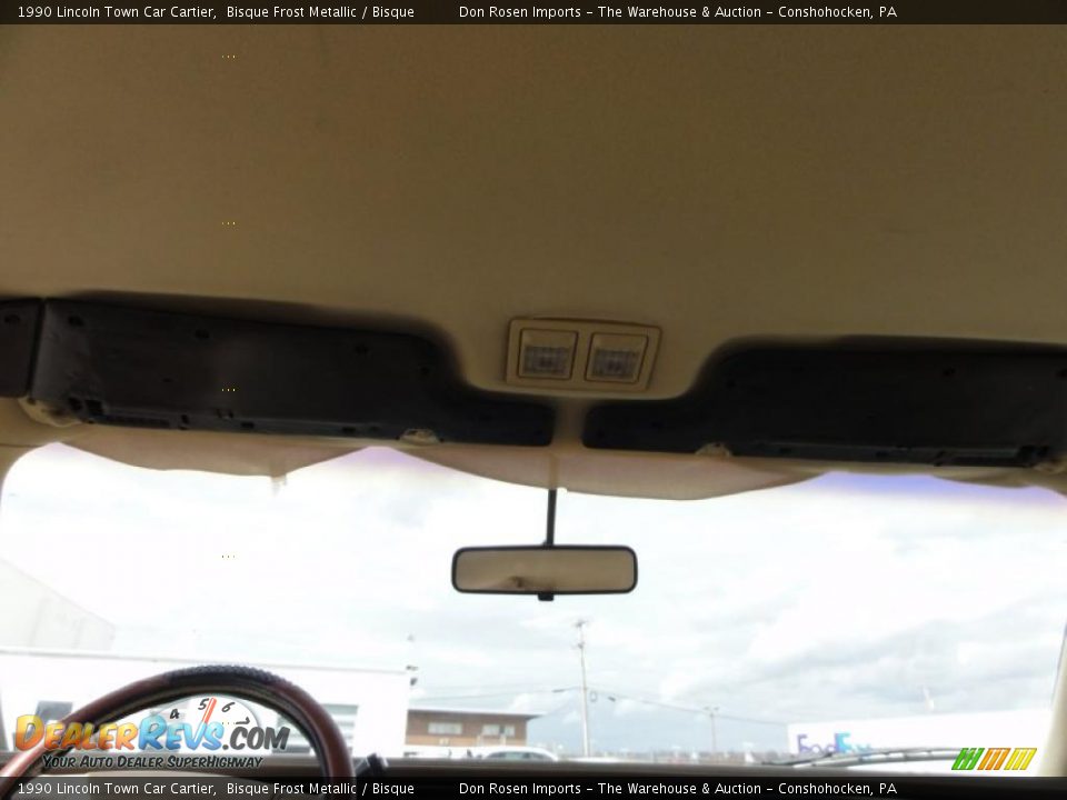 1990 Lincoln Town Car Cartier Bisque Frost Metallic / Bisque Photo #30