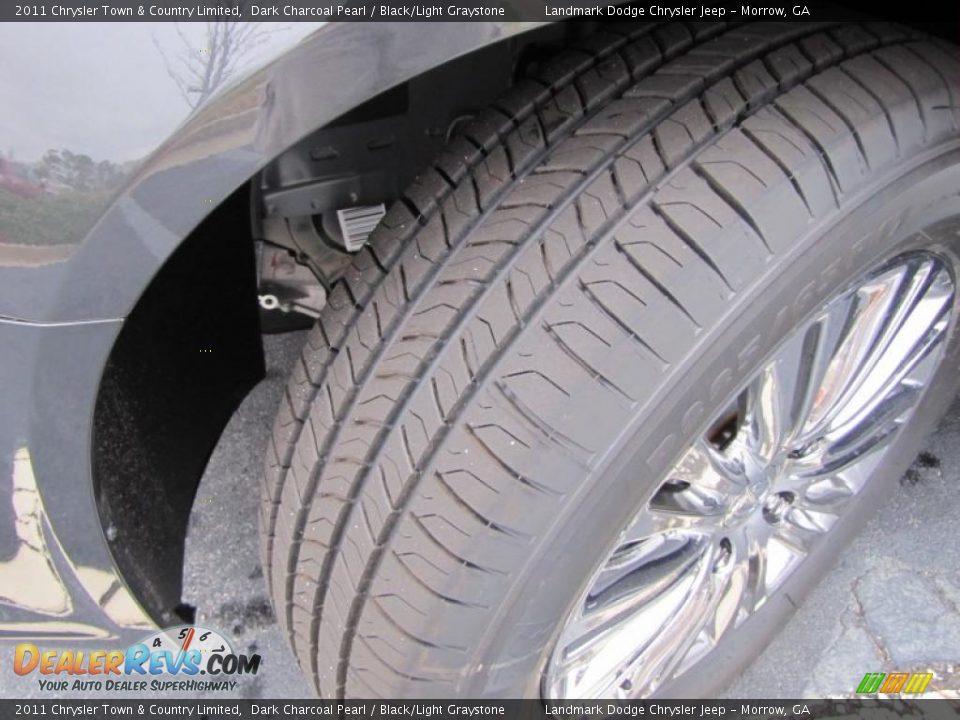2011 Chrysler Town & Country Limited Dark Charcoal Pearl / Black/Light Graystone Photo #14