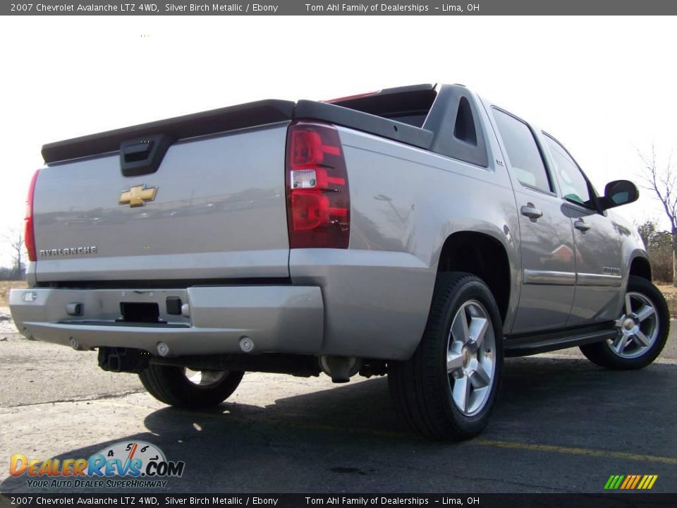 2007 Chevrolet Avalanche LTZ 4WD Silver Birch Metallic / Ebony Photo #5