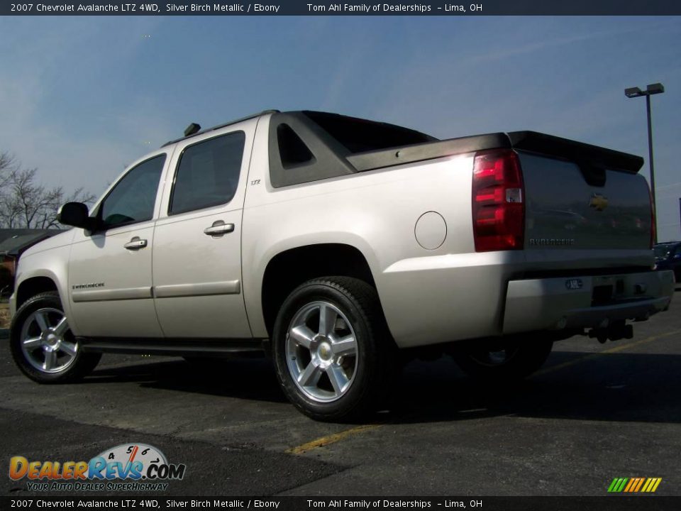 2007 Chevrolet Avalanche LTZ 4WD Silver Birch Metallic / Ebony Photo #7