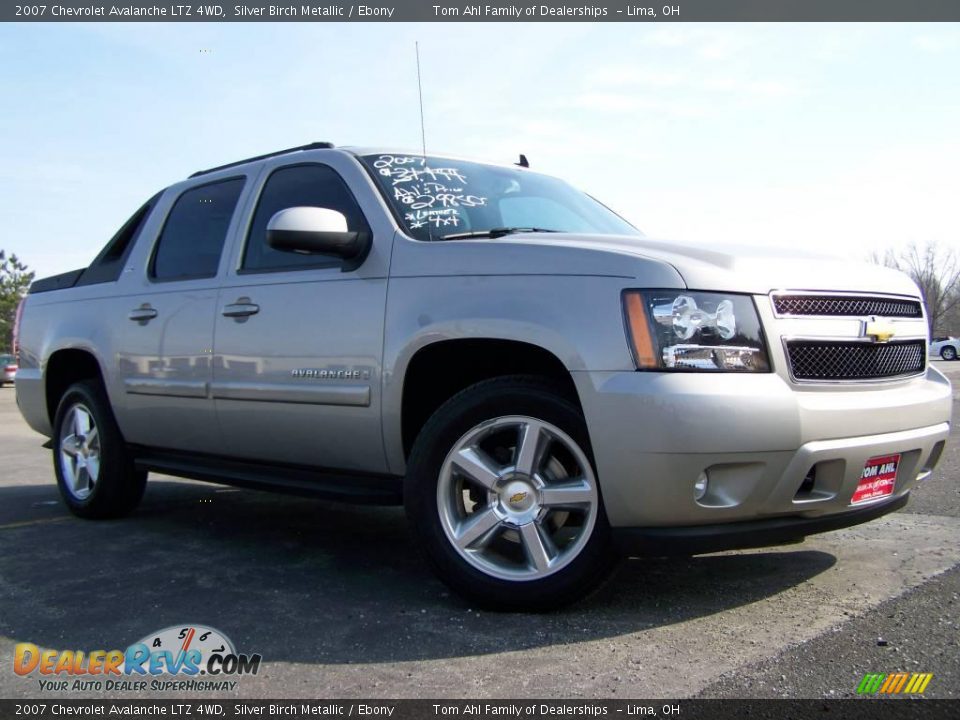 2007 Chevrolet Avalanche LTZ 4WD Silver Birch Metallic / Ebony Photo #9