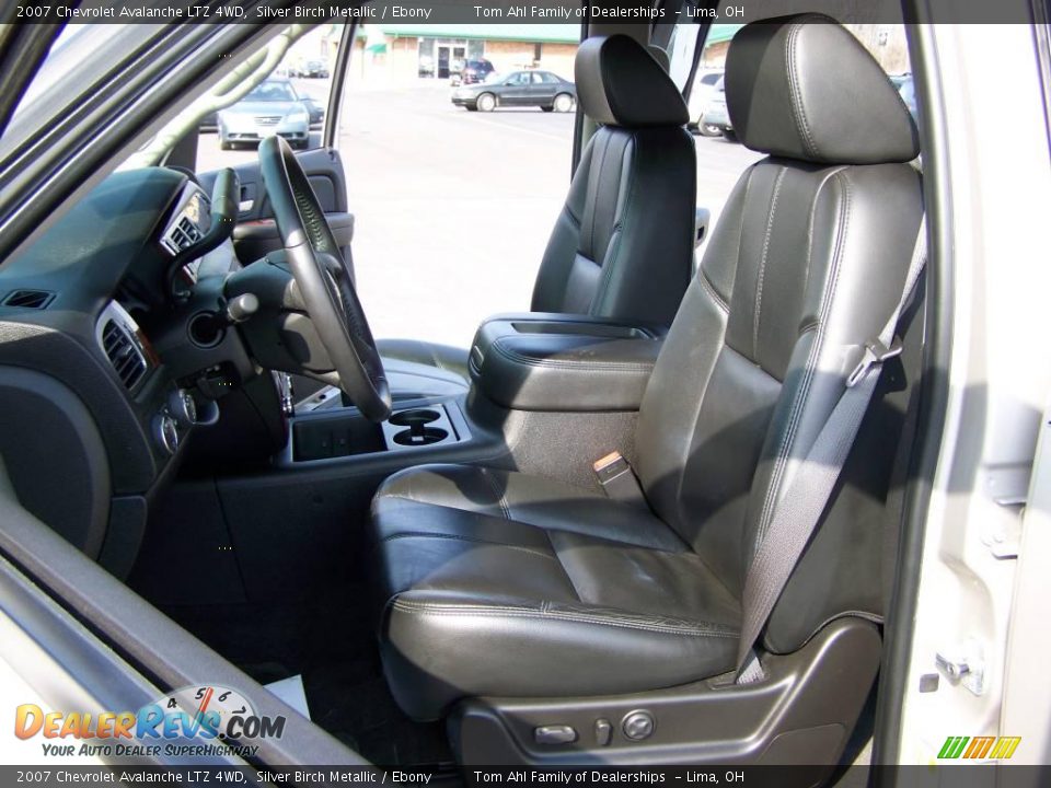 2007 Chevrolet Avalanche LTZ 4WD Silver Birch Metallic / Ebony Photo #10