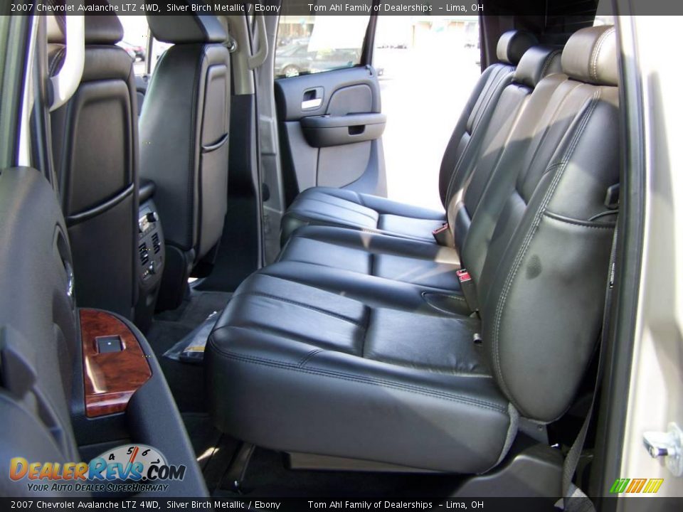 2007 Chevrolet Avalanche LTZ 4WD Silver Birch Metallic / Ebony Photo #12