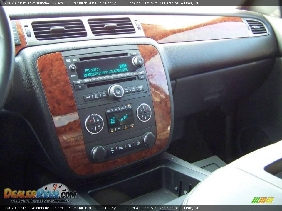 2007 Chevrolet Avalanche LTZ 4WD Silver Birch Metallic / Ebony Photo #20