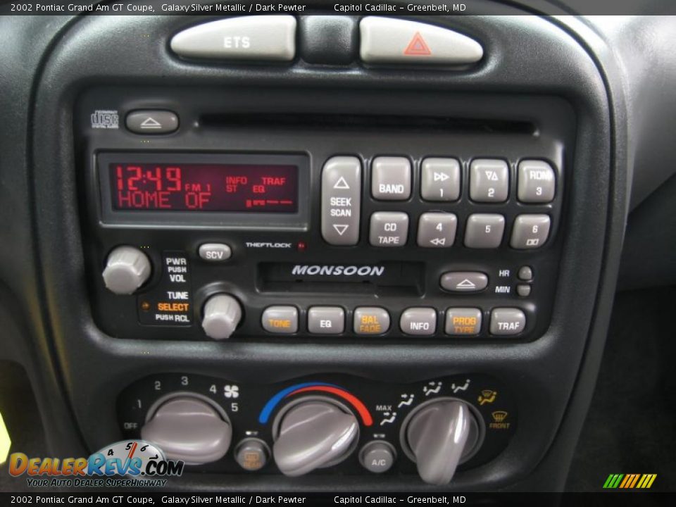 Controls of 2002 Pontiac Grand Am GT Coupe Photo #17