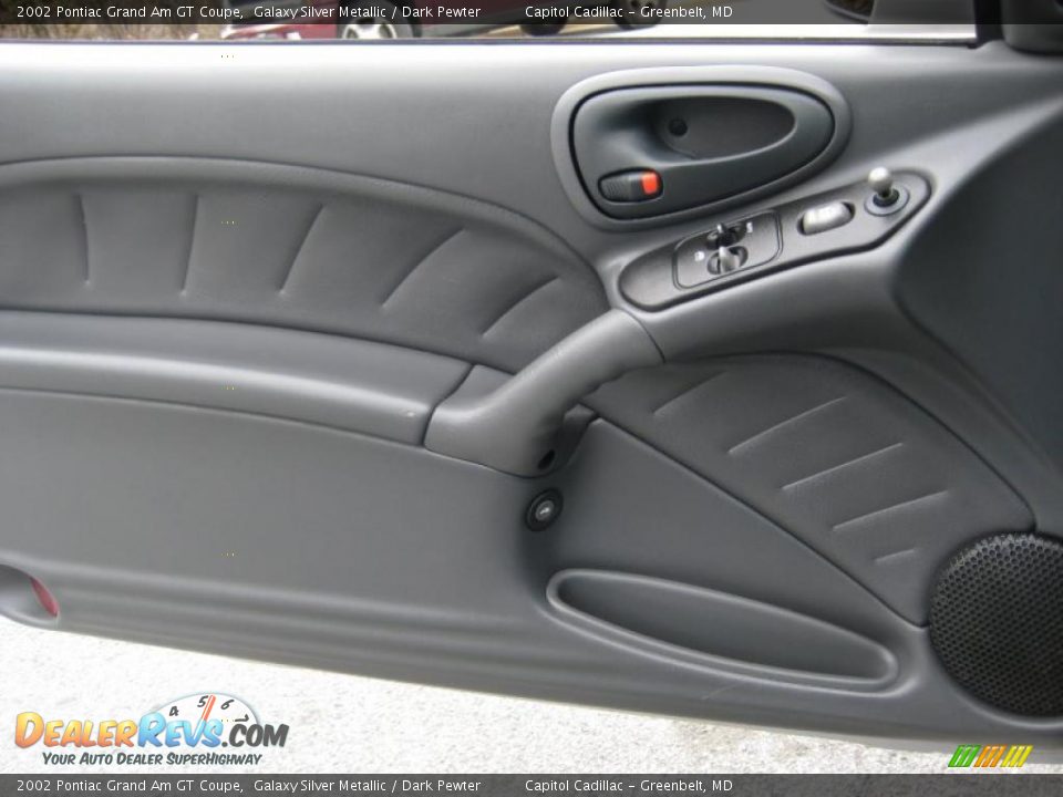 Door Panel of 2002 Pontiac Grand Am GT Coupe Photo #18