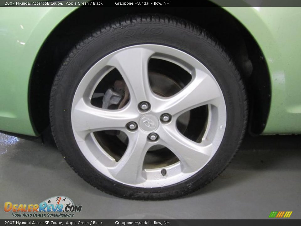 2007 Hyundai Accent SE Coupe Wheel Photo #8