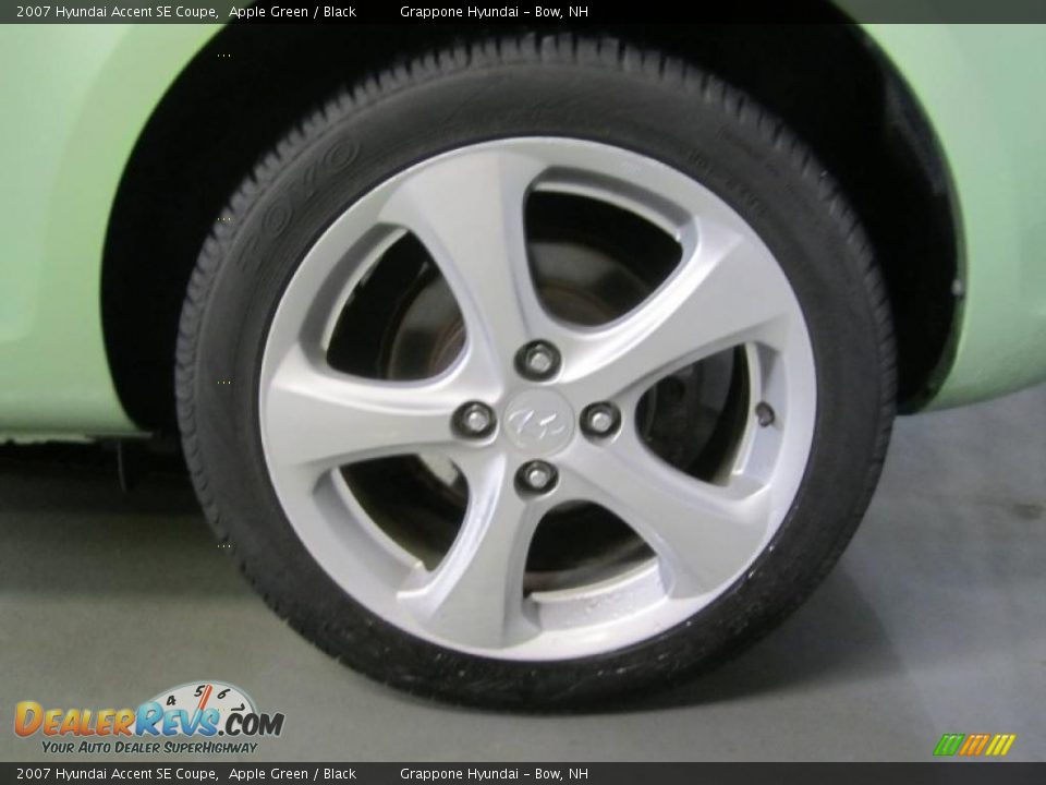 2007 Hyundai Accent SE Coupe Wheel Photo #9