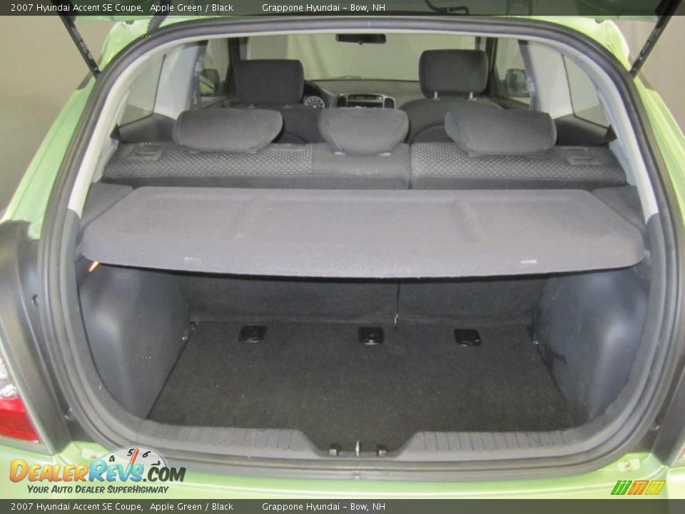 2007 Hyundai Accent SE Coupe Trunk Photo #16