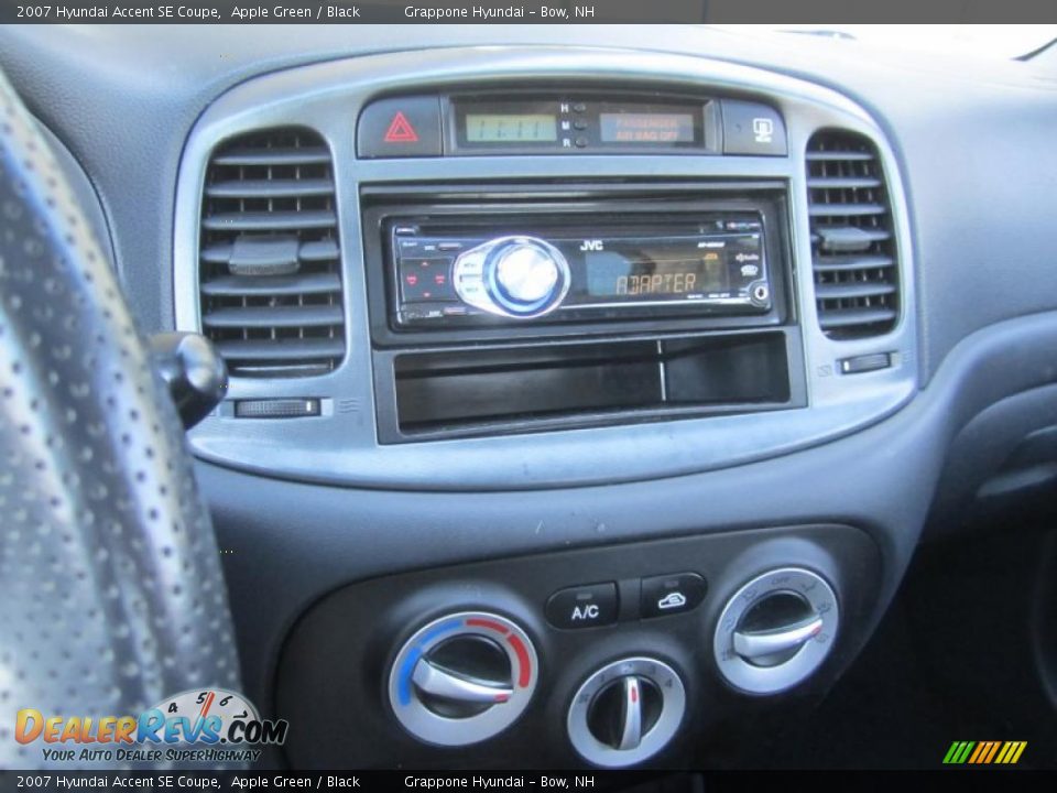 Controls of 2007 Hyundai Accent SE Coupe Photo #27