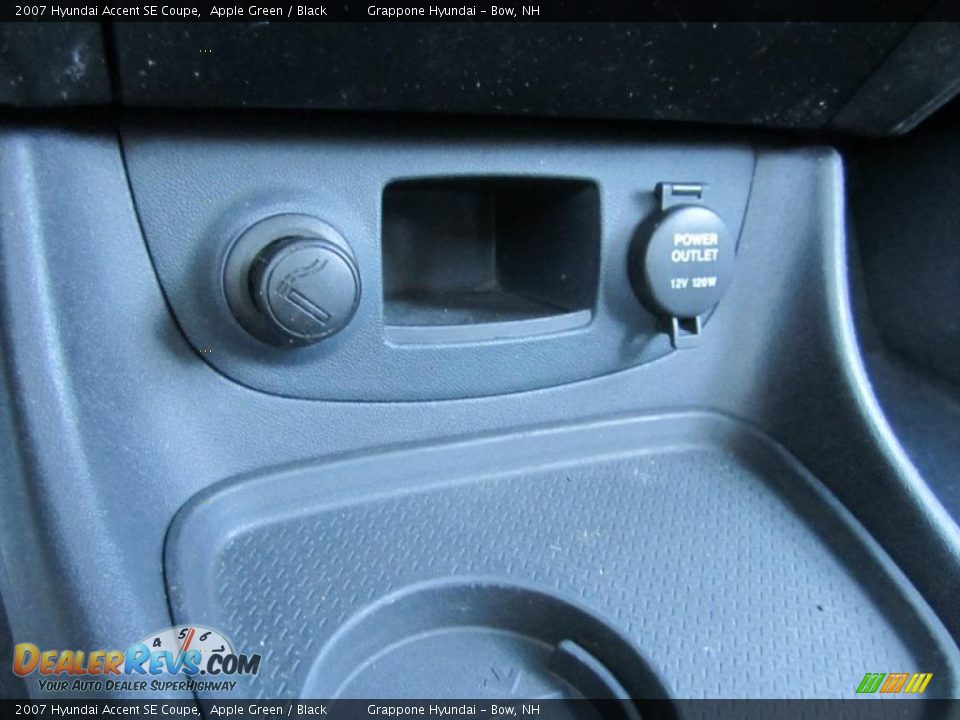 2007 Hyundai Accent SE Coupe Apple Green / Black Photo #28