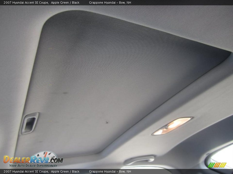 Sunroof of 2007 Hyundai Accent SE Coupe Photo #30