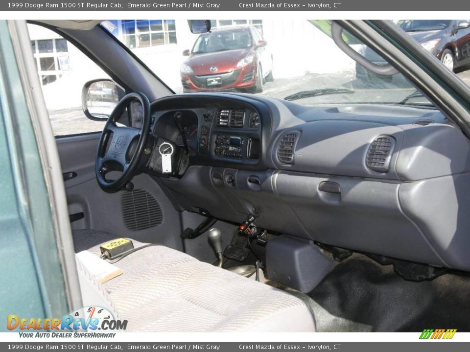 1999 Dodge Ram 1500 ST Regular Cab Emerald Green Pearl / Mist Gray Photo #14