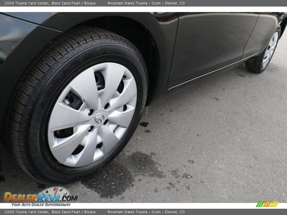 2009 Toyota Yaris Sedan Black Sand Pearl / Bisque Photo #28