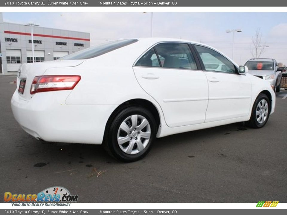 2010 Toyota Camry LE Super White / Ash Gray Photo #2