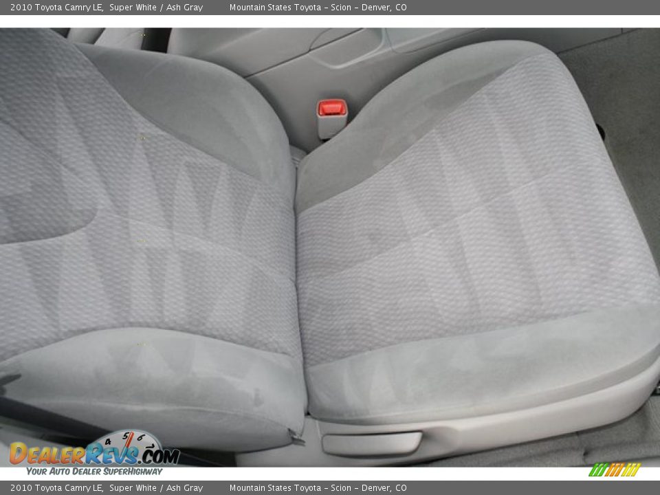 2010 Toyota Camry LE Super White / Ash Gray Photo #12