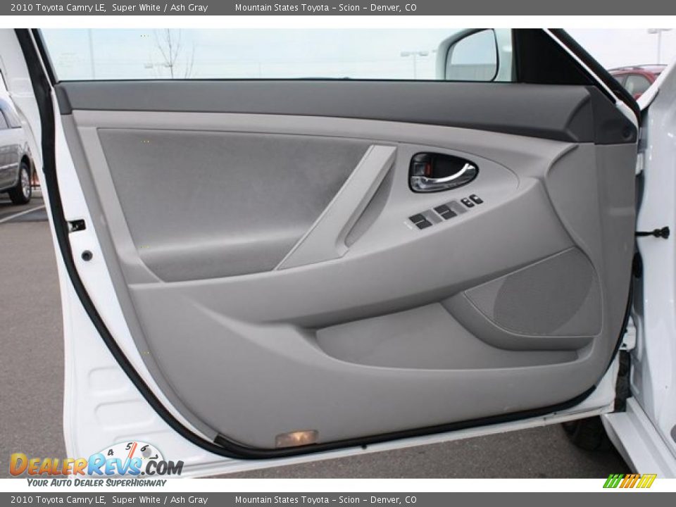 2010 Toyota Camry LE Super White / Ash Gray Photo #14