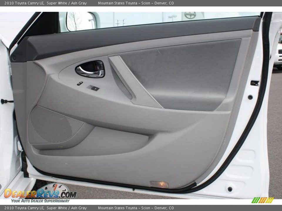 2010 Toyota Camry LE Super White / Ash Gray Photo #15