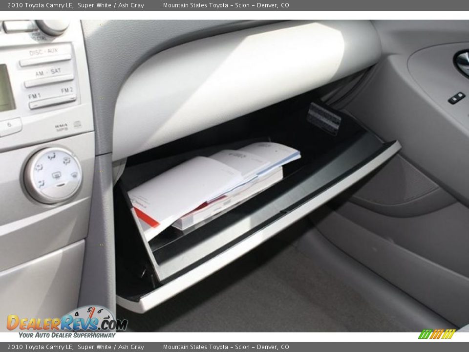 2010 Toyota Camry LE Super White / Ash Gray Photo #25