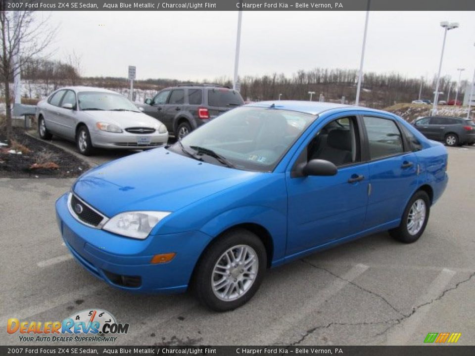 2007 Ford Focus ZX4 SE Sedan Aqua Blue Metallic / Charcoal/Light Flint Photo #5