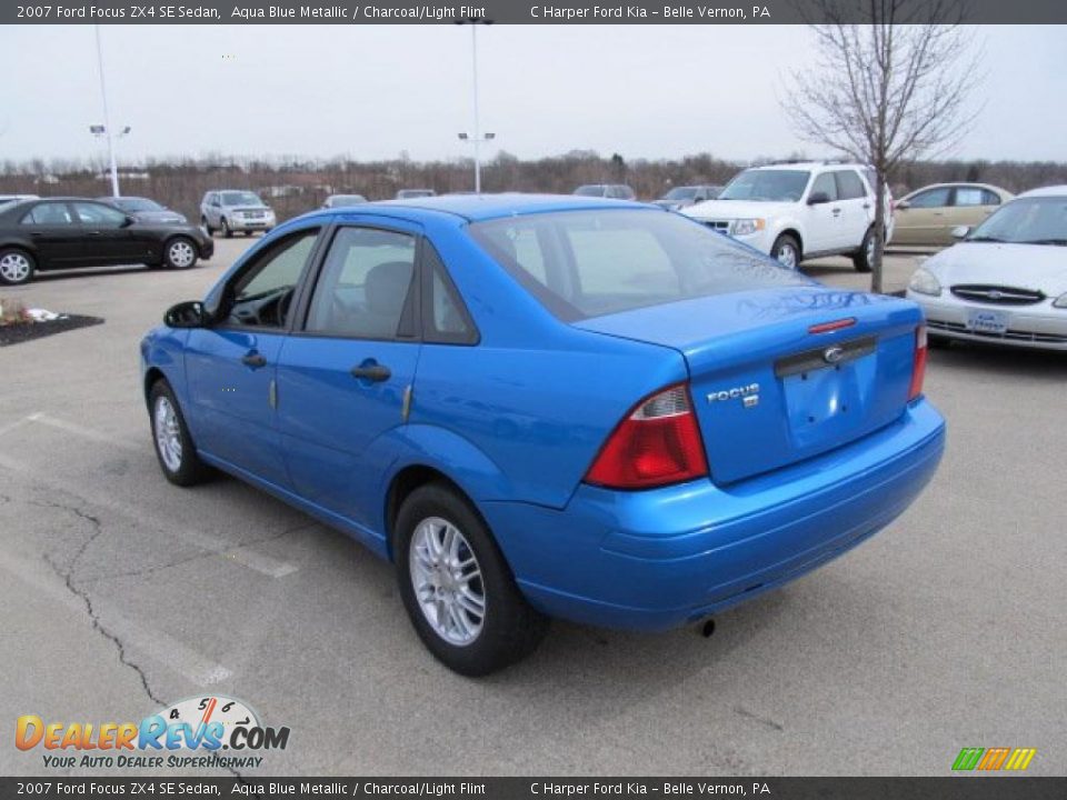 2007 Ford Focus ZX4 SE Sedan Aqua Blue Metallic / Charcoal/Light Flint Photo #7