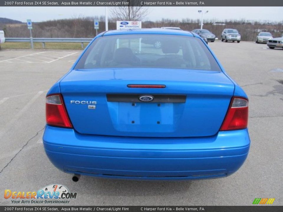 2007 Ford Focus ZX4 SE Sedan Aqua Blue Metallic / Charcoal/Light Flint Photo #8