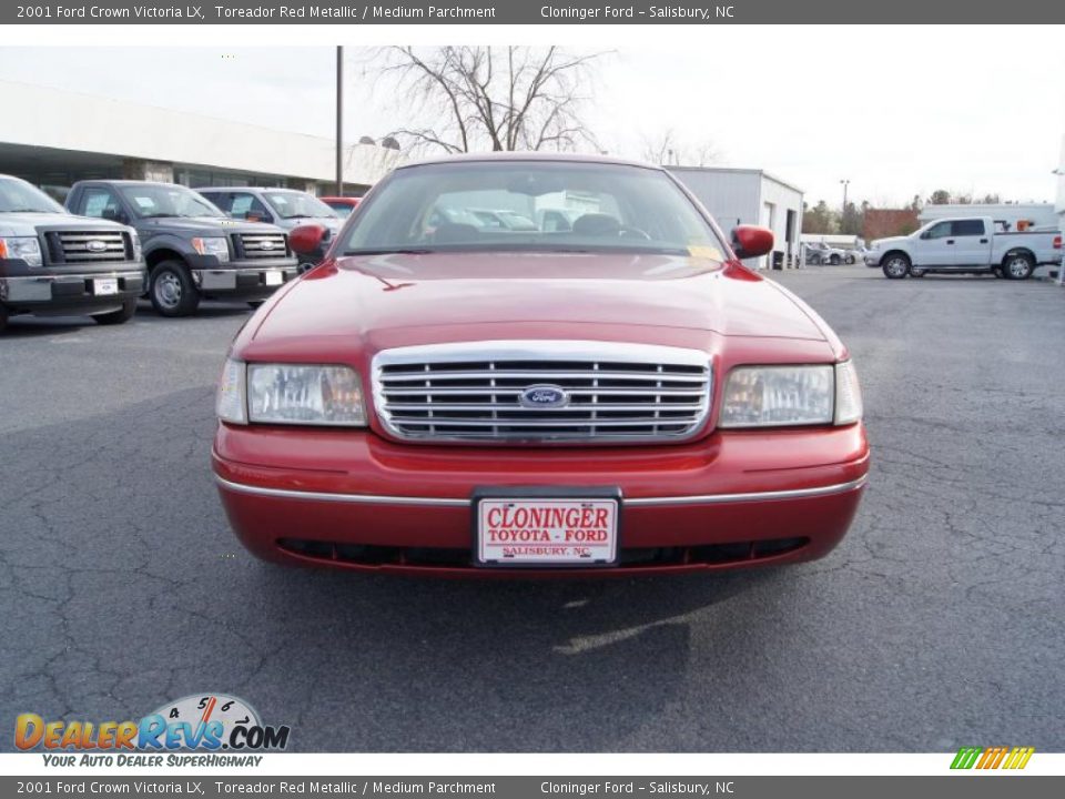 2001 Ford Crown Victoria LX Toreador Red Metallic / Medium Parchment Photo #7