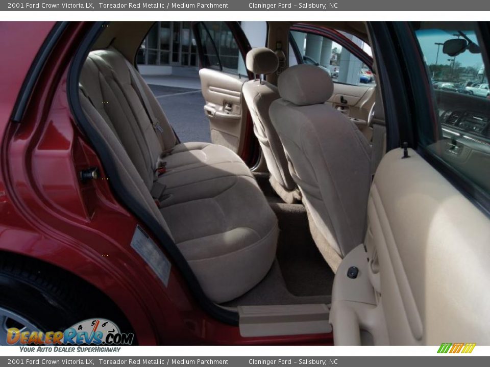 Medium Parchment Interior - 2001 Ford Crown Victoria LX Photo #13