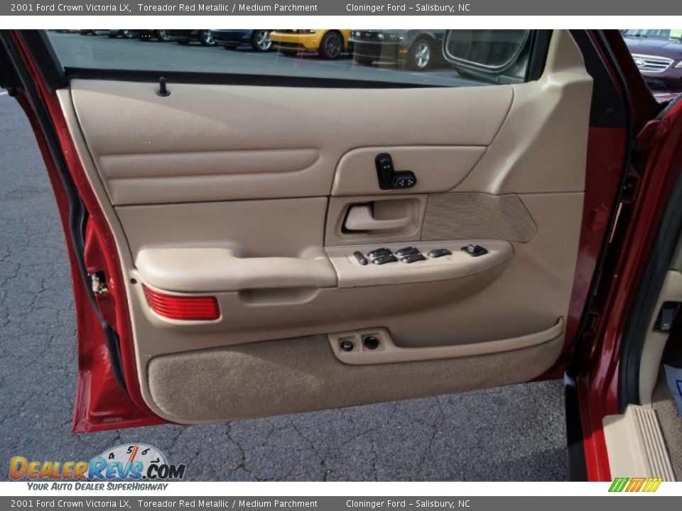 Door Panel of 2001 Ford Crown Victoria LX Photo #22